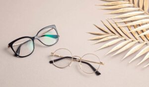 לוקים שונים עם משקפיים